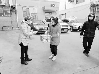 【甘肅全民戰(zhàn)“疫”】蘭州上川社區(qū)“封閉管理+貼心服務(wù)”的日常