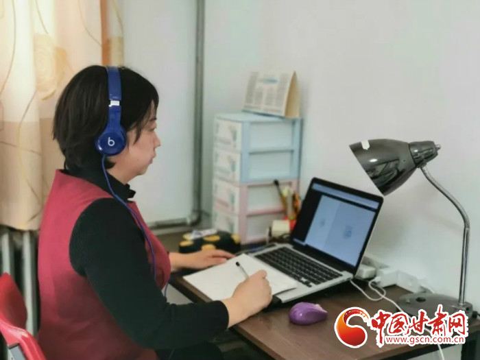 【三八特刊·“疫”線(xiàn)心聲】她，24小時(shí)聆聽(tīng)“疫”動(dòng)的心