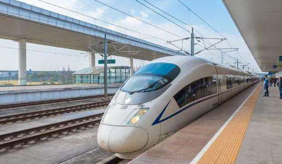 蘭鐵局將再開3趟專列助力復(fù)工復(fù)學(xué)