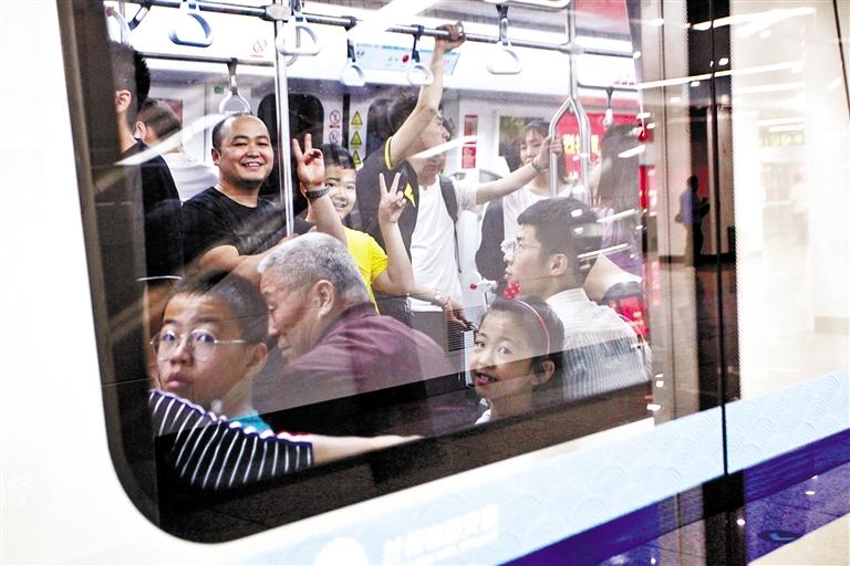 蘭州地鐵1號線準時便捷的運營服務(wù)贏得市民認可