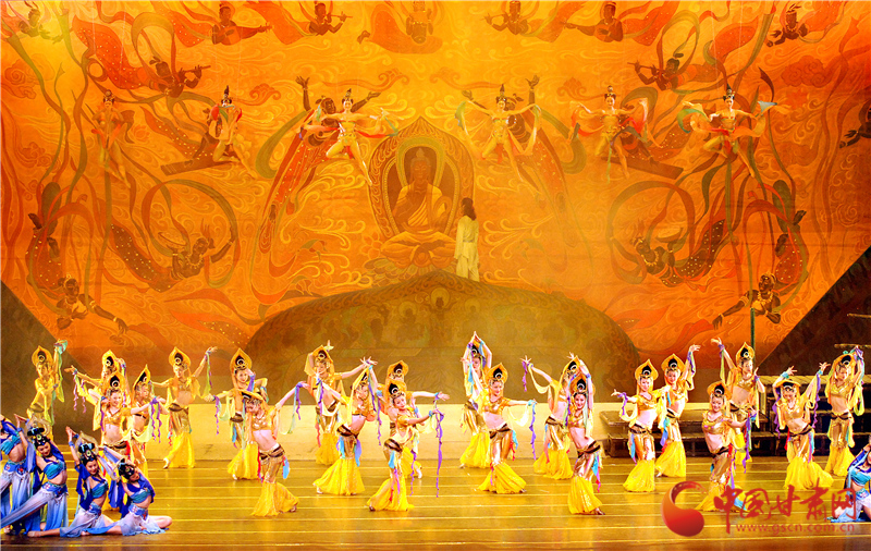 8月8日晚，《絲路花雨》《大夢敦煌》首次同臺亮相蘭州