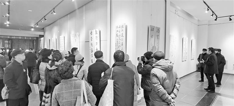 “紀(jì)念敦煌莫高窟藏經(jīng)洞發(fā)現(xiàn)120周年國(guó)際書法邀請(qǐng)展”在蘭啟幕