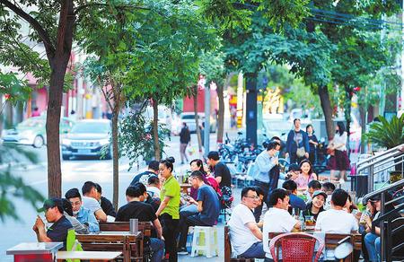 線(xiàn)上線(xiàn)下聯(lián)動(dòng) 隴原消費(fèi)回暖