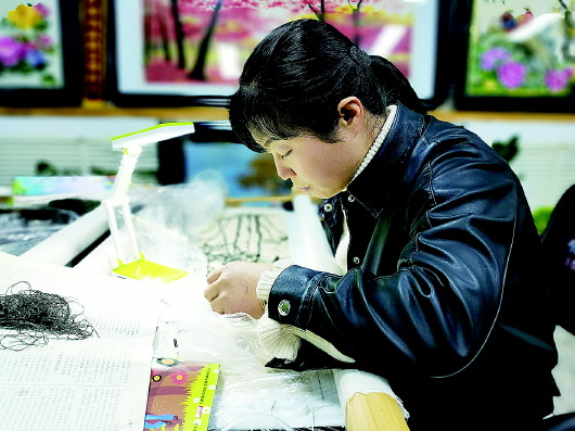 白銀景泰“繡娘”張永翠：一針一線(xiàn)勾勒致富夢(mèng)