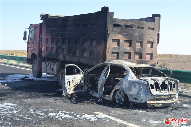 柳敦高速“10·11”交通事故有關(guān)責任人和單位被問責