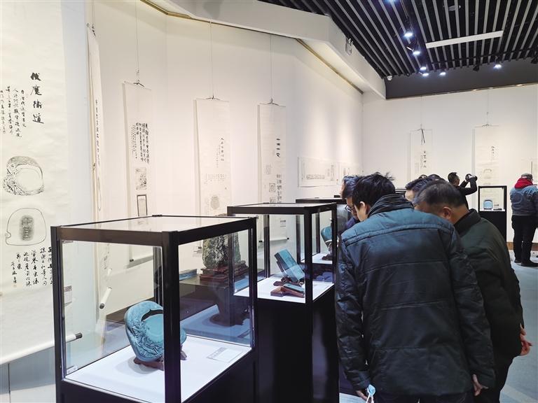 “非遺精品洮硯傳拓題跋藝術(shù)展”開(kāi)展 洮硯雕刻、傳拓、拓片題跋集中亮相甘肅藝術(shù)館