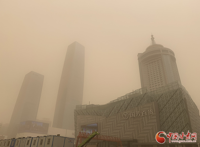 甘肅：準(zhǔn)確預(yù)報及時預(yù)警 全力應(yīng)對強(qiáng)沙塵天氣