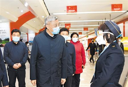 尹弘在蘭州調(diào)研指導(dǎo)疫情防控工作時強調(diào) 精準有效從嚴從細落實防控措施 堅決守護人民群眾生命安全身體健康