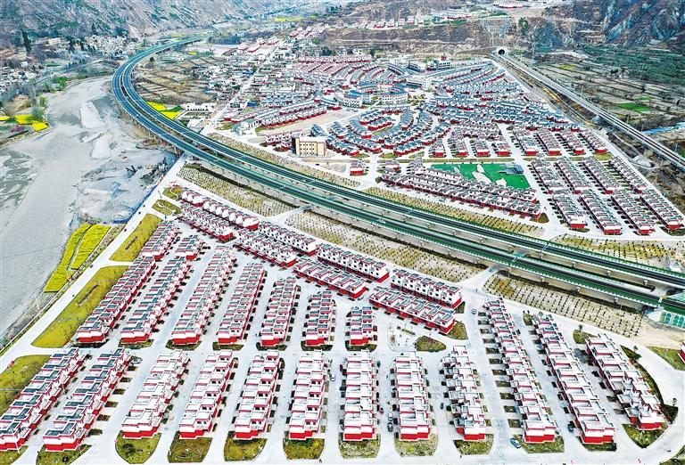 【向總書記報(bào)告】鞏固脫貧成果 推進(jìn)鄉(xiāng)村振興