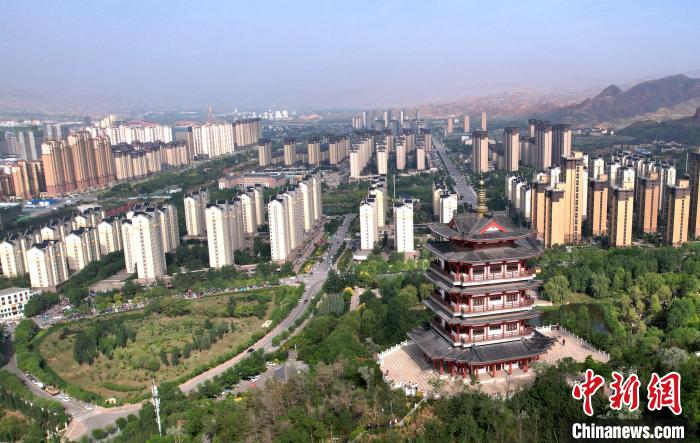 圖為“南涼古都”樂(lè)都朝陽(yáng)山片區(qū)的今朝?！⊙Φ?攝