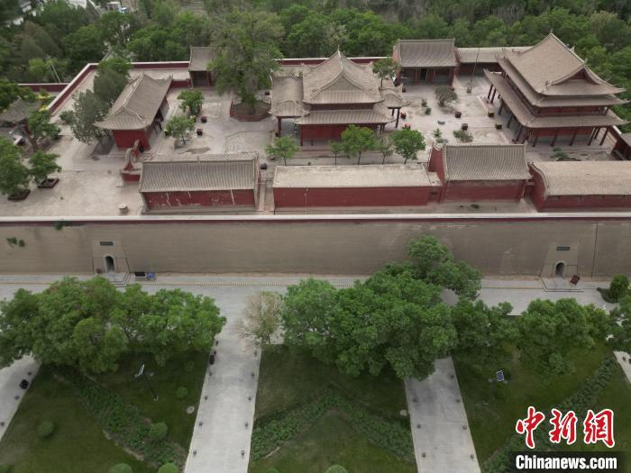 5月16日，航拍下的雷臺漢墓墓室入口。戴文昌　攝