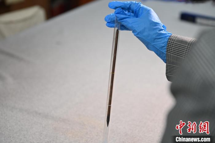 2024年5月7日，甘肅省博物館館藏國寶級文物“白馬作”毛筆。李亞龍　攝