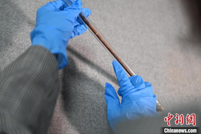 2024年5月7日，拍攝的甘肅省博物館館藏國寶級文物“白馬作”毛筆。李亞龍　攝